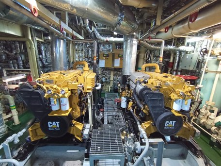 458-750-cargo_ship_%284%29